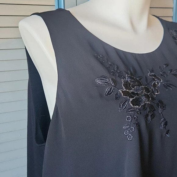 Diane Gilman Sleeveless Black Top - Picture 5 of 12